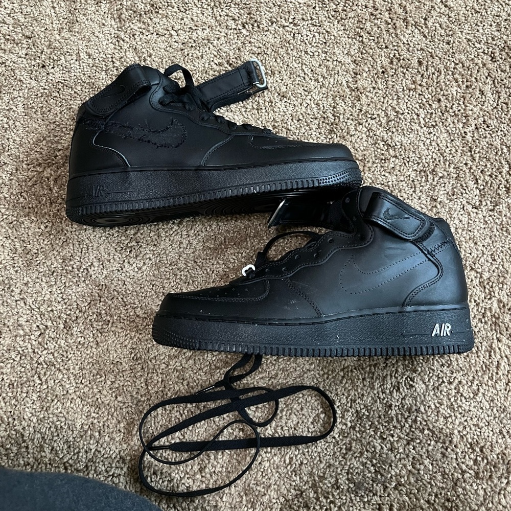 NIKE AIR FORCE 1 BLACK - CUSTOMIZER SHOE
